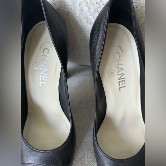 Chanel heels - Picture 3 of 8